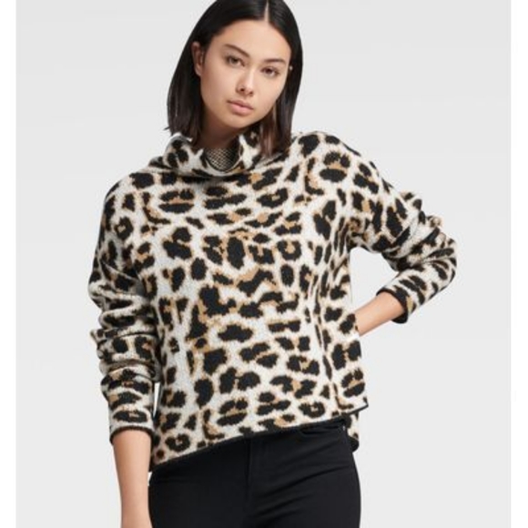Dkny Sweaters - DKNY Sweater